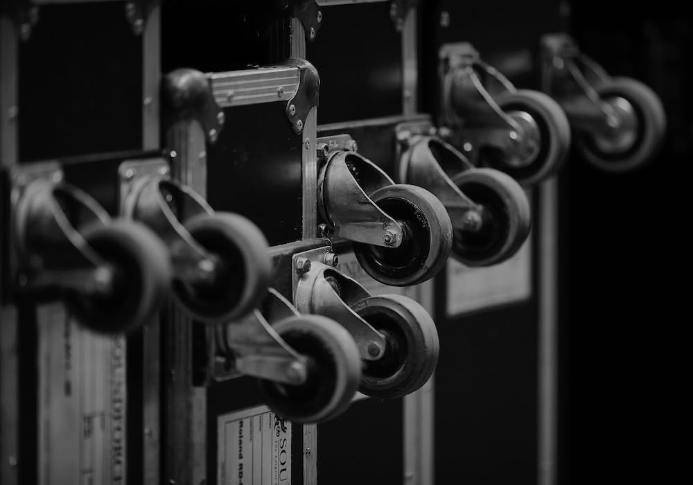 Fligthcases 02 (Blacked 700×1000)