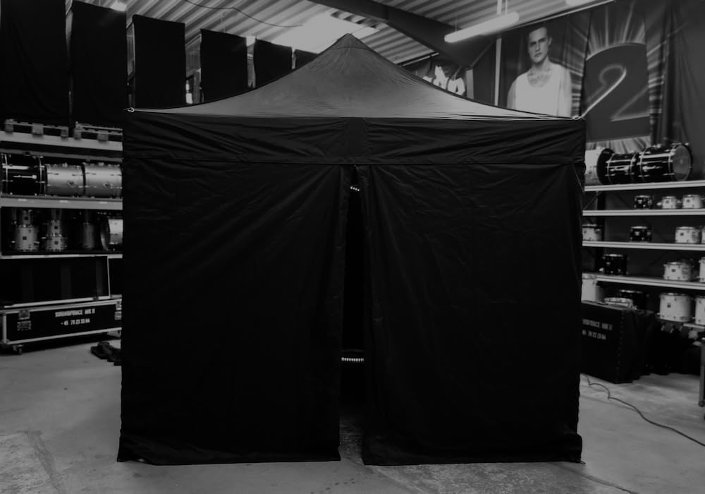 Quickchange Black 02 (Blacked 700×1000)